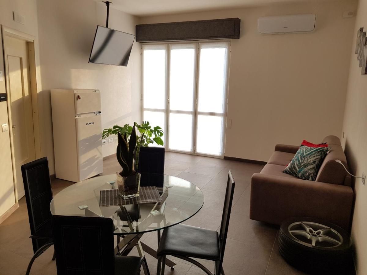 Yelay Apartments & Holiday Lago Di Garda Raffa Extérieur photo